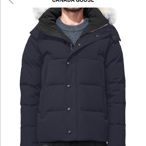 Canada Goose Wyndham NEW 2021 from SAKS Fusion Fit Large Navy TWO FUR HOODS